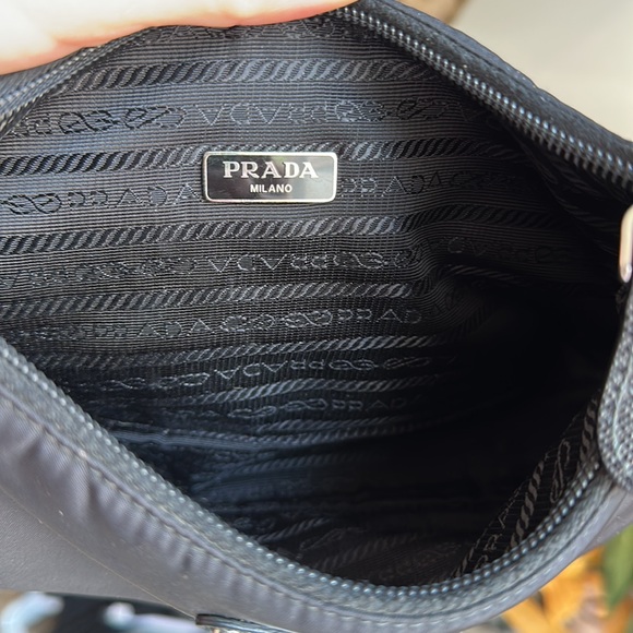 Prada Tessuto Nylon Re-Edition 2000 Mini Black - Picture 8 of 12